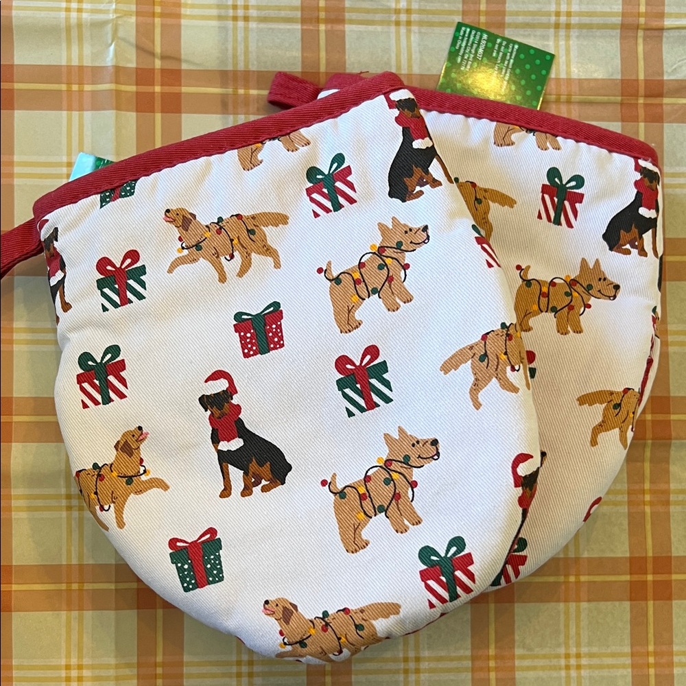 Festive Holiday Dog Print Oven Mitts